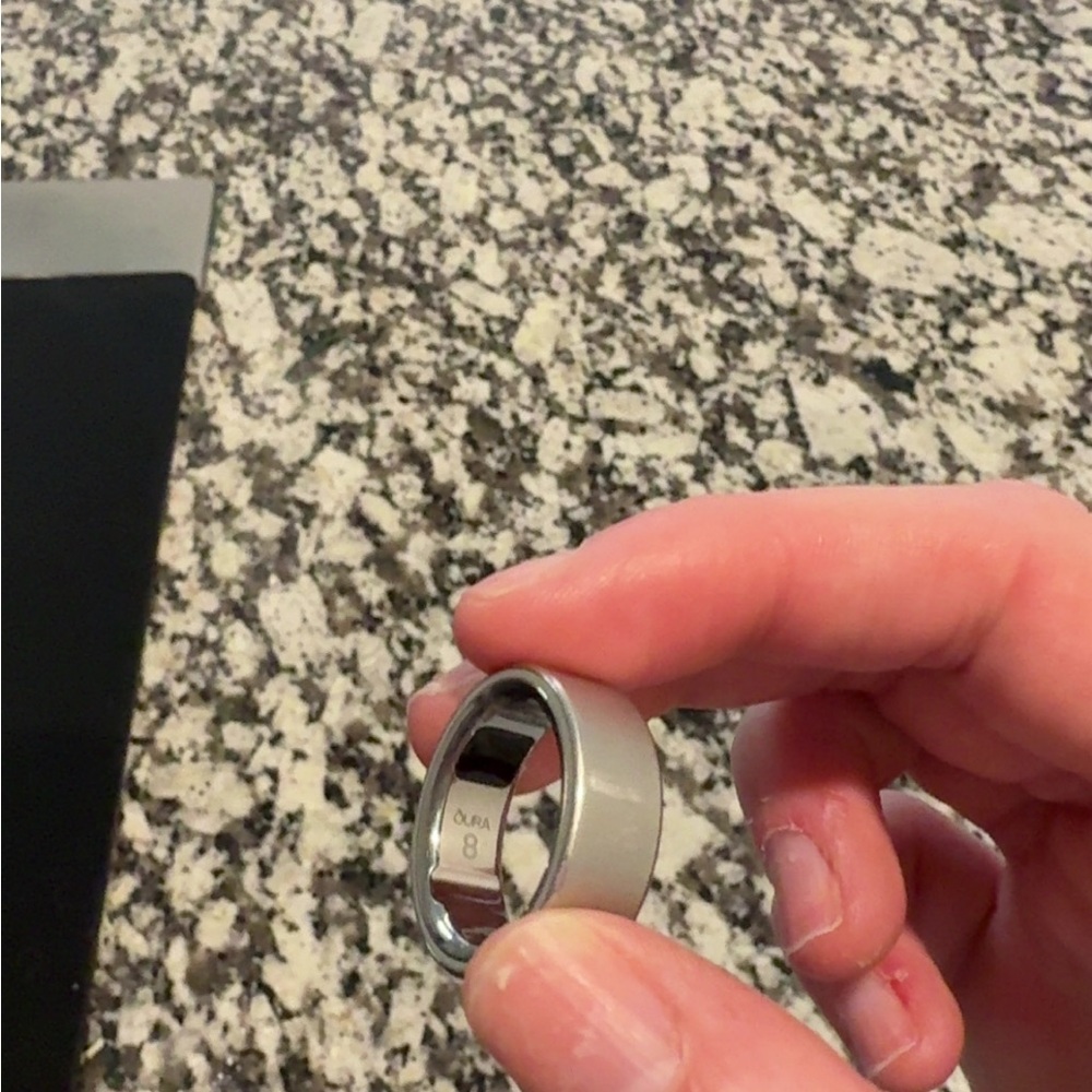 Oura Ring - Picture 3 of 4